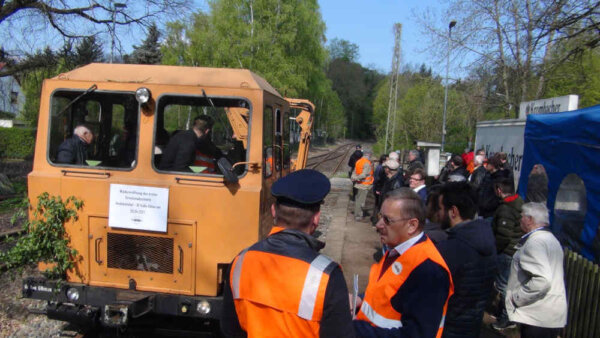 170428-Eisenbahnwiedereröffnung (41) 1000 35%