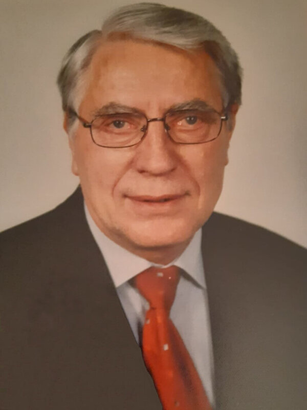 Prof Dreisig-bearbeitet